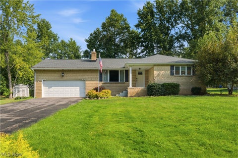 Tiny photo for 6987 White Oak Drive, Hubbard, OH 44425 (MLS # 5240361)
