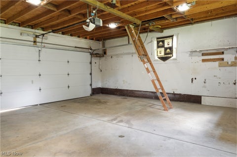 Tiny photo for 6987 White Oak Drive, Hubbard, OH 44425 (MLS # 5240361)