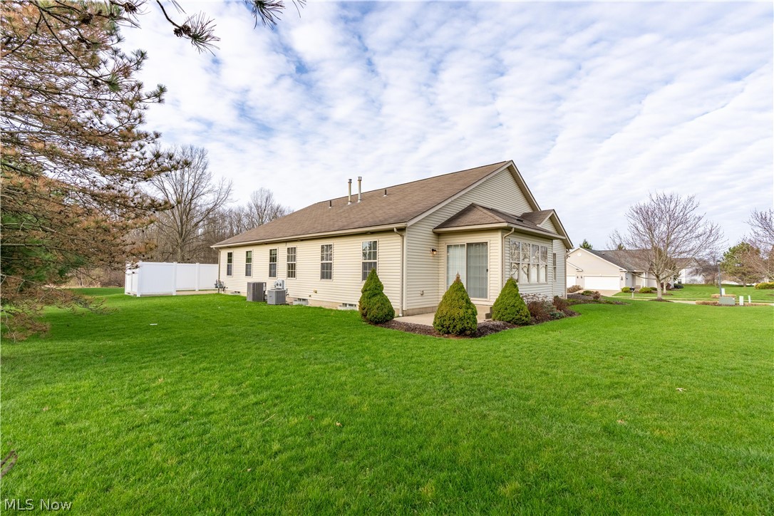 University Villa Condo Ph 03 - Residential