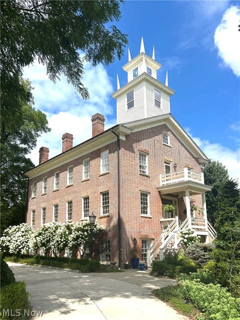 A Hanna HomeFinder account is required to view this listing.