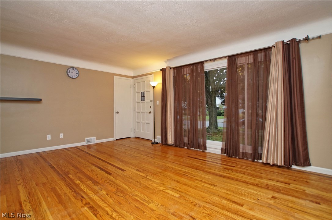 Lake Shore Blvd - Residential