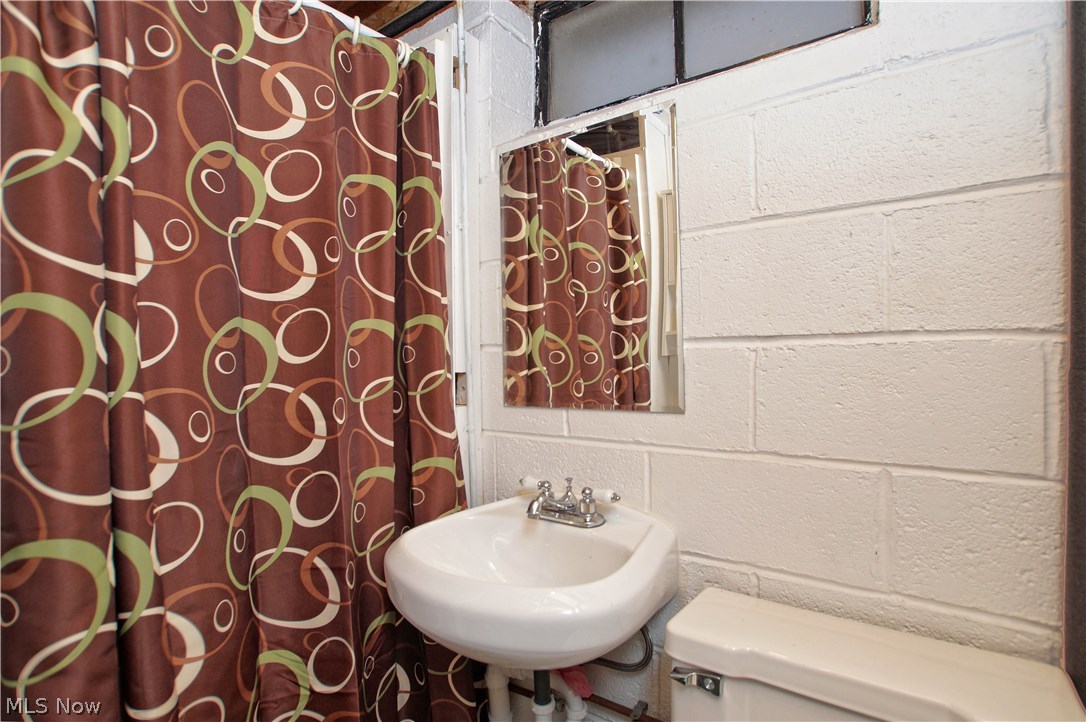 Lake Shore Blvd - Residential