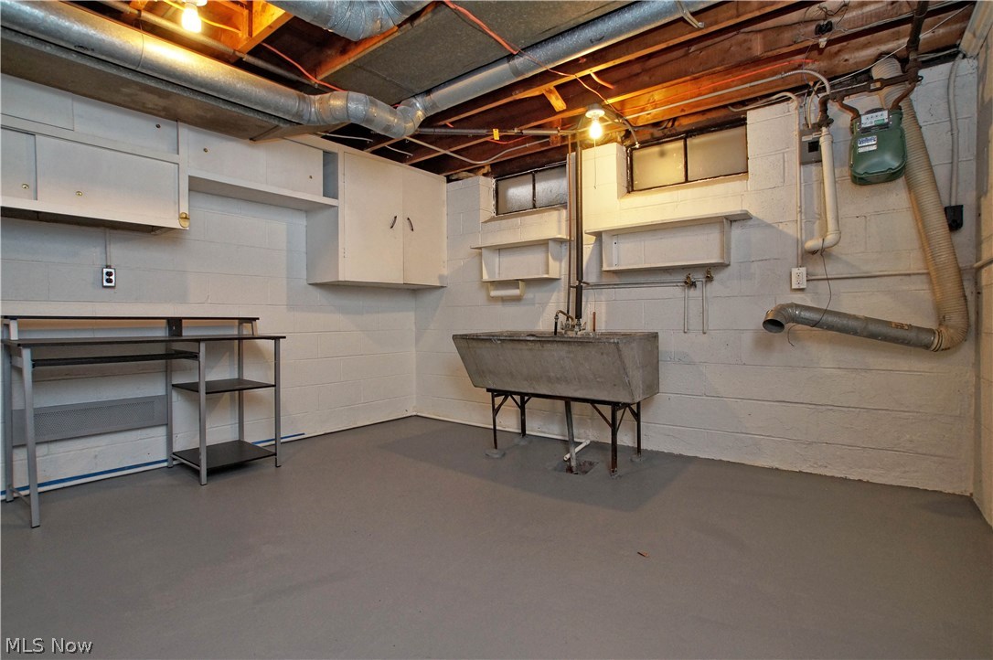 Lake Shore Blvd - Residential