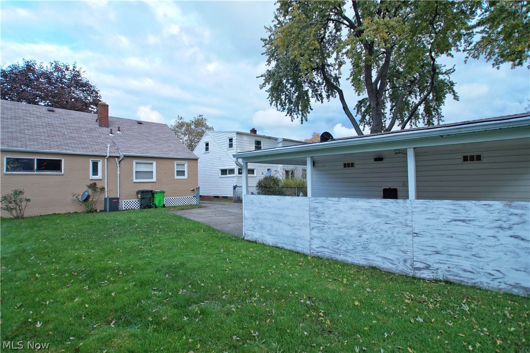 Lake Shore Blvd - Residential