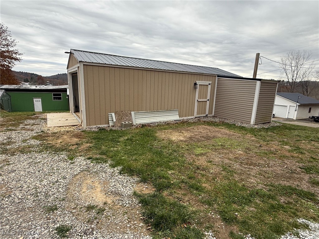 Gardner & Johnsons Add 01 - Land