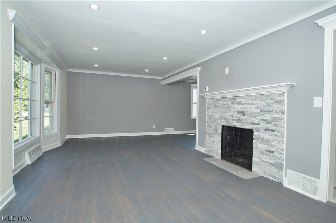 Oxford Manor - Residential