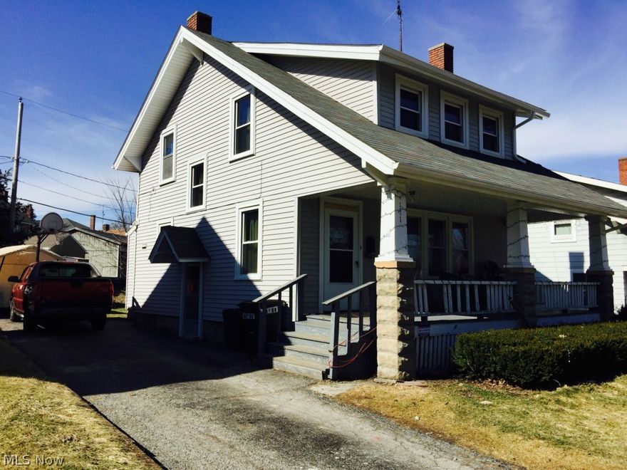 Adorable 3 Bedroom Home!.  Updated Kitchen, Updated Bathroom, New Windows, New Siding, New Gutters, New Flooring Throughout
Absolutely Adorable!!!
Currently Rented for $550

Motivated Seller!
Bring an Offer!!!