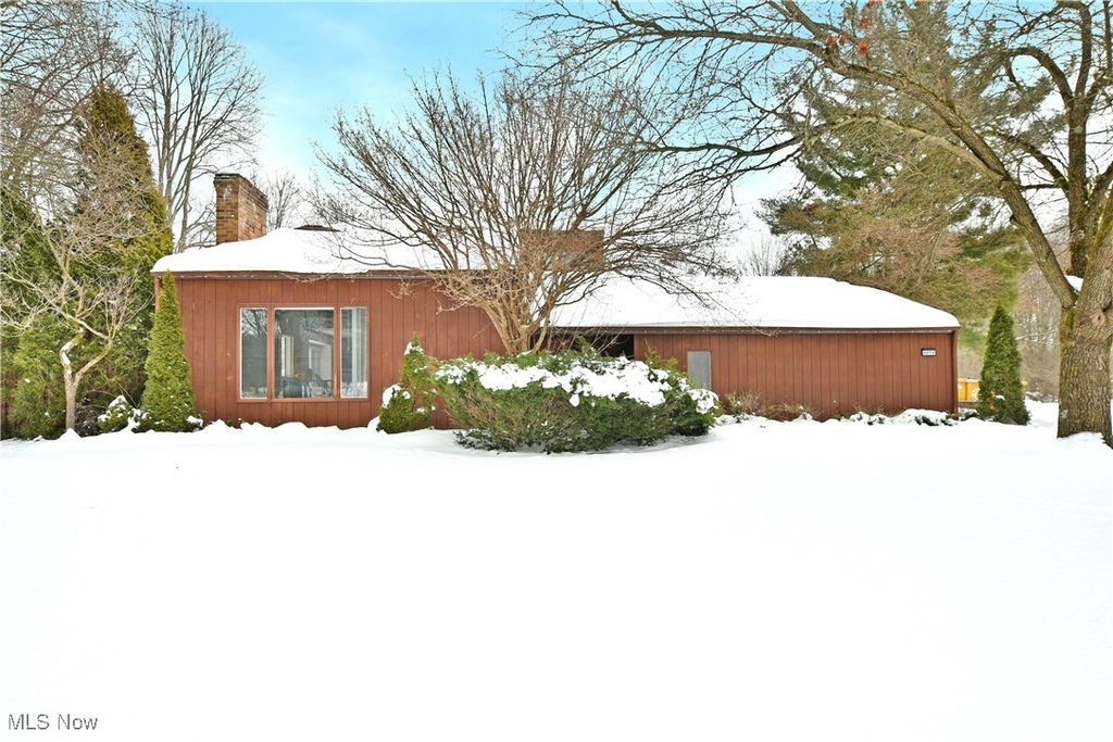 Photo of 4650 Logan Gate Road, Youngstown, OH 44505 (MLS # 5185086)