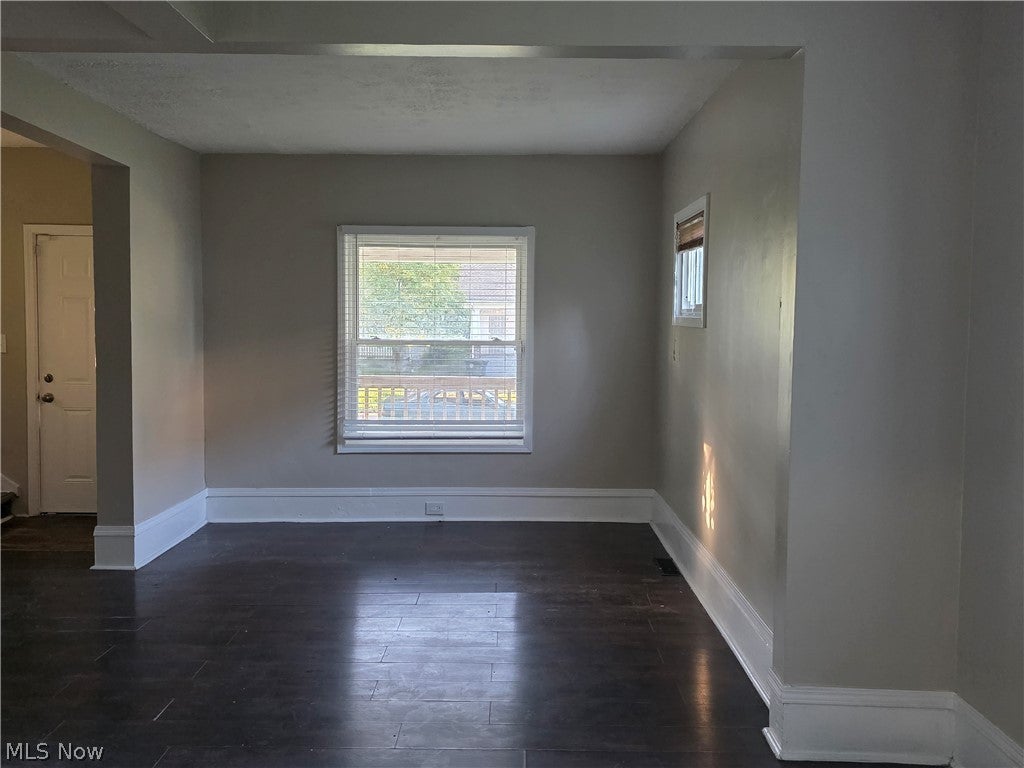 12423 Phillips Avenue