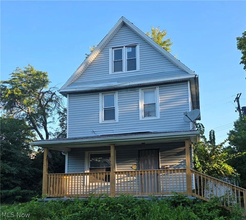Photo of 12423 Phillips Avenue, Cleveland, OH 44108 (MLS # 5240838)