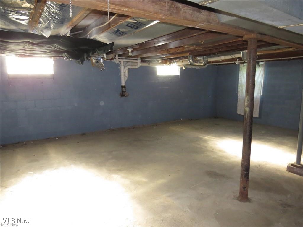 Madison, Ohio 44057, United States, 4 Bedrooms Bedrooms, ,2 BathroomsBathrooms,Residential,Active,182918