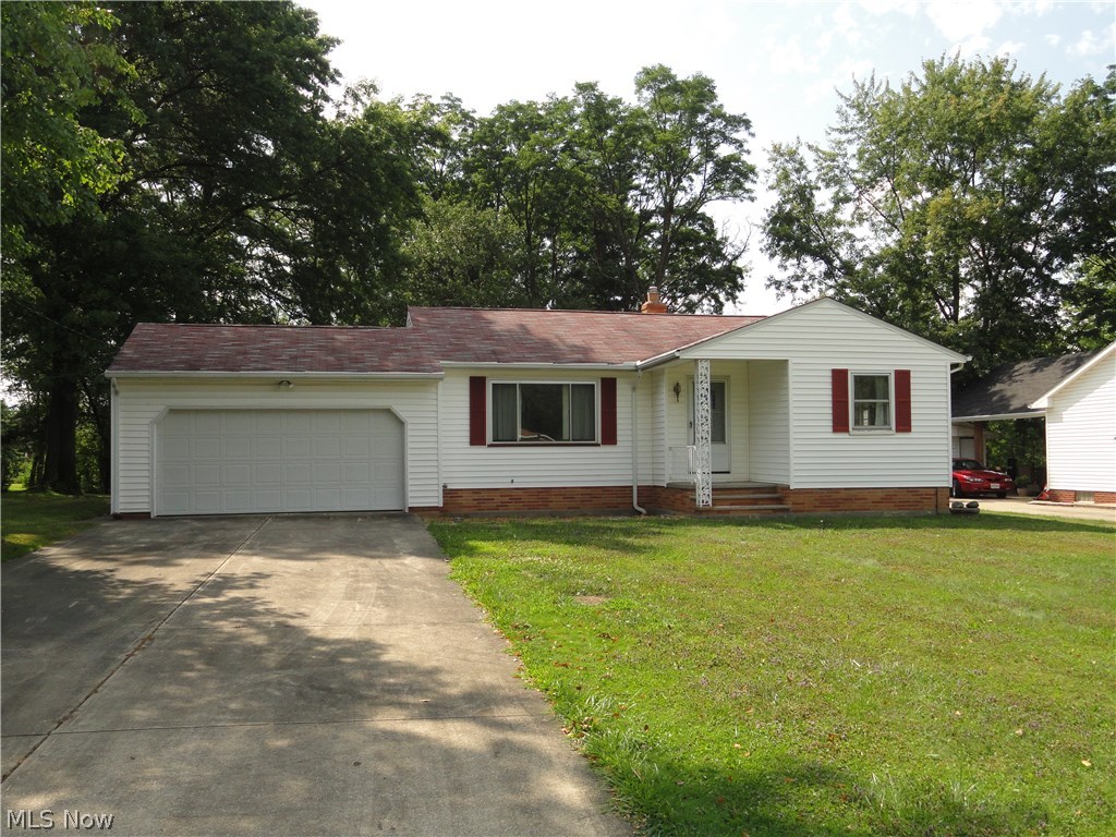 Cute ranch with 2 car attached garage sitting on .6 acre on nice street of well kept homes, low traffic, cul de sac, in convenient Brunswick neighborhood. Spacious living room with large picture window and hardwood floors under the carpet. Three bedrooms with hardwood floors too. Nice eat in kitchen overlooks the deep back yard and patio. Full basement with high enough ceilings to have room to finish. Price to sell in its "as is " condition.