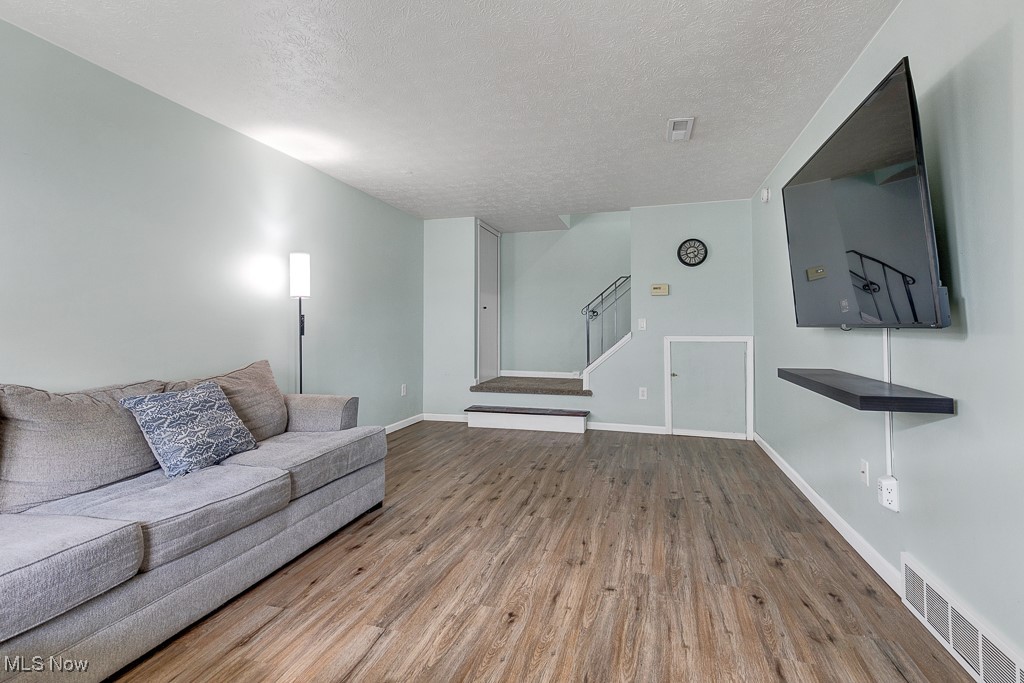 4245 Regal Avenue, Brunswick, Ohio image 3