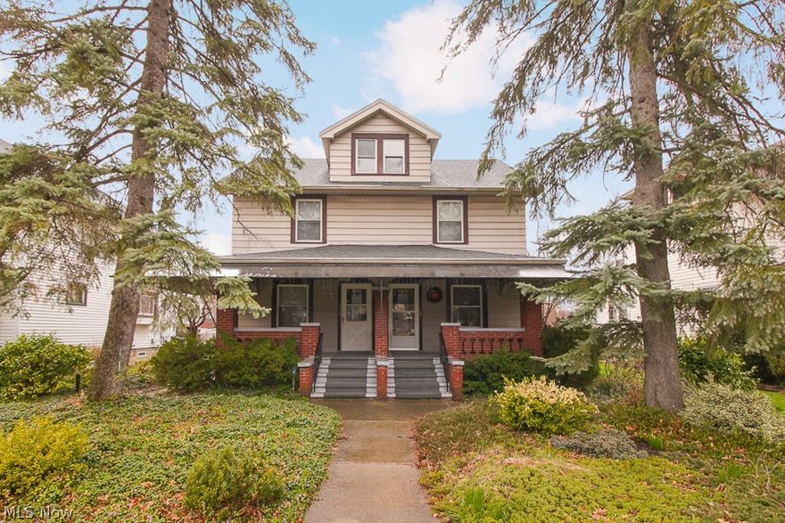 1923 E. 34th St, Lorain - Spacious 2 bed 1 bath multi family home! //

$775 rent/ $775 deposit //
$49 application fee per adult // 
NO SMOKING //
1 time $99 non-refundable set up fee paid at lease signing // 
$30/month required resident benefit package; can include personal property/liability insurance for an additional$5/month for $35/month total // 

All applicants are required to fill out a PetScreening application, found on our website/app before being processed. Even if you have NO pets - this app must be filled out. 1-2 pets OK w/ approved PetScreening & PetFee (Some breed restrictions apply). 1 time, non-refundable pet fee of $200-300 per animal applies to all pets & must be paid prior to or when you pay your 1st month rent. (No fee for qualified assistance animals) // 

Our application is processed through secure site: Findigs. They require ID & income verification. Without this, your app will not be processed. They offer 24/7 chat support on their app directly if you