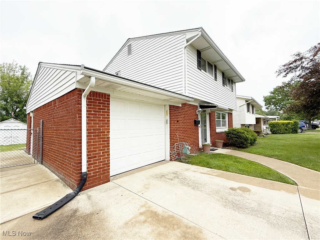 4605 Gary Avenue, Lorain, Ohio image 3