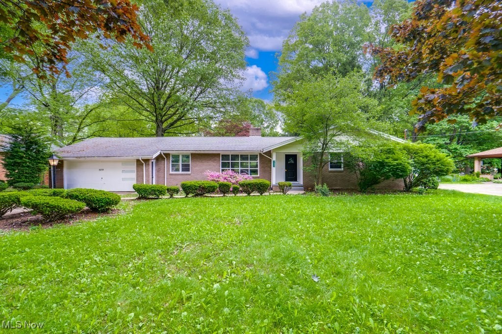 3699 Staunton Drive, Youngstown, Ohio image 2