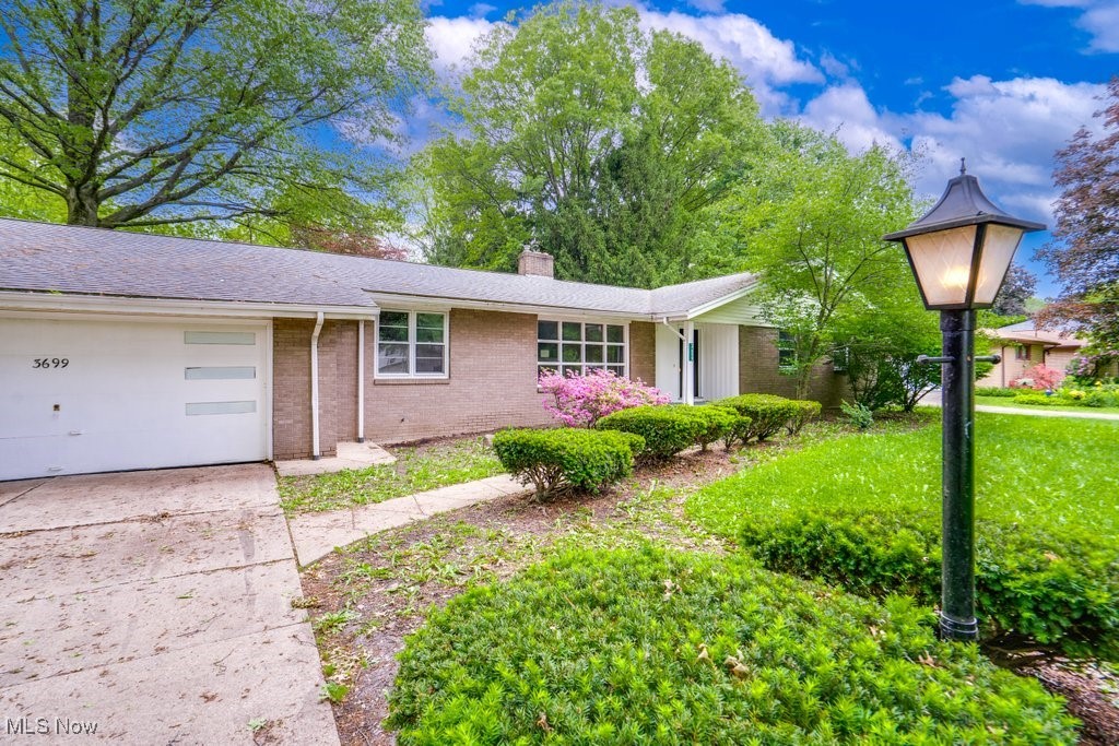 3699 Staunton Drive, Youngstown, Ohio image 3