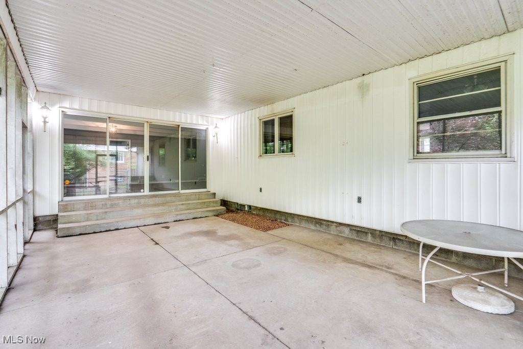 3699 Staunton Drive, Youngstown, Ohio image 38