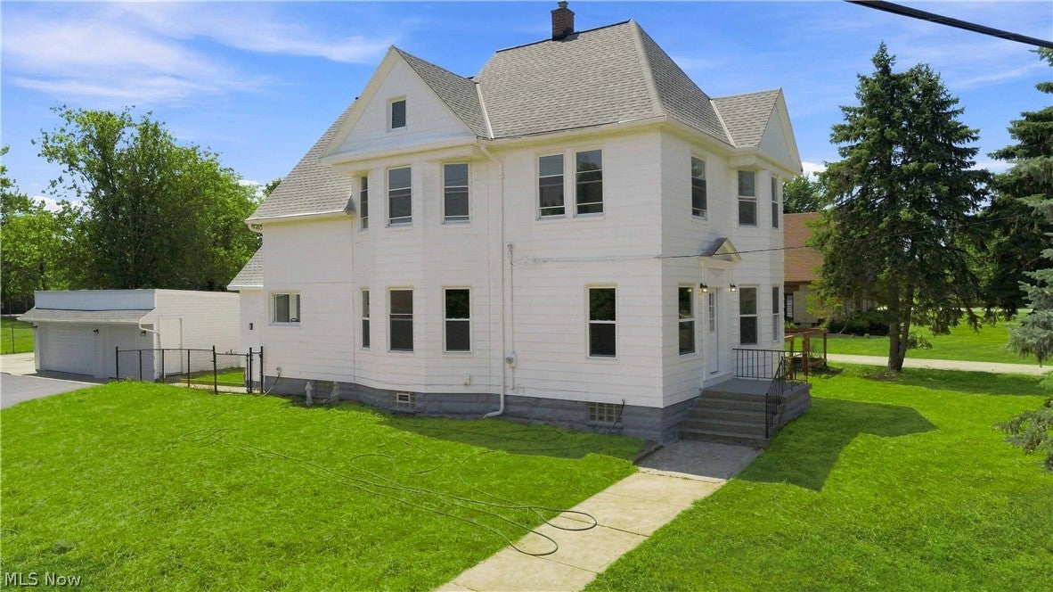 3223 W Pleasant Valley Road