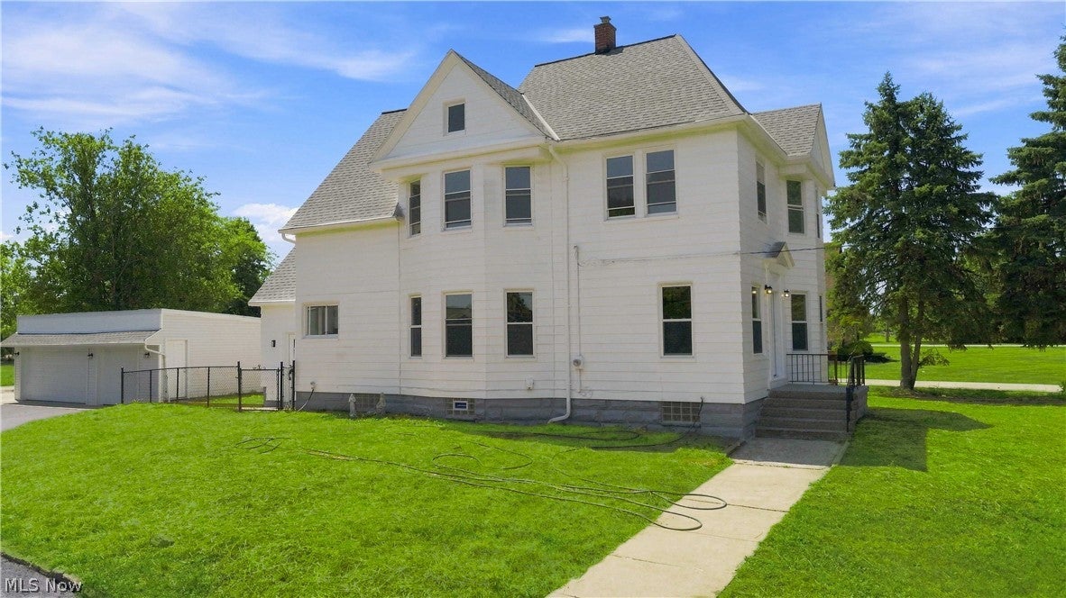 3223 W Pleasant Valley Road