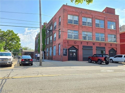 Homes For Sale - 1667 E 40th Street<br/> Cleveland, OH 44103