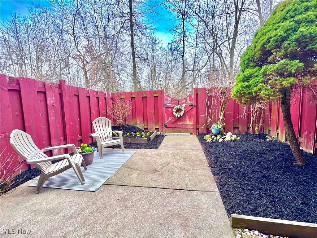 7392 Avon Drive, Mentor, Ohio image 25