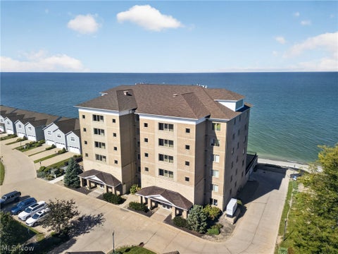 Condo For Sale - 9108 Larimar Drive<br/> Lake County, Willowick, OH 44095