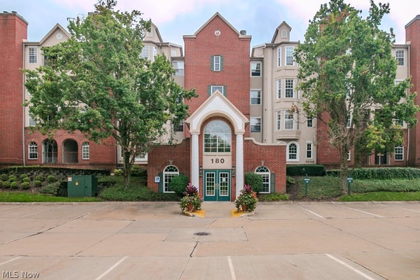 180 FOX HOLLOW DR APT 103, CLEVELAND, OH 44124 - Image 2f191fa50065415c302be08cb29bdd69/4129780283