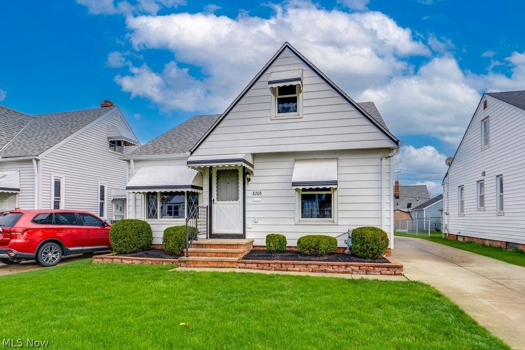 Photo of 8208 Wainstead Drive, Parma, OH 44129 (MLS # 5199068)