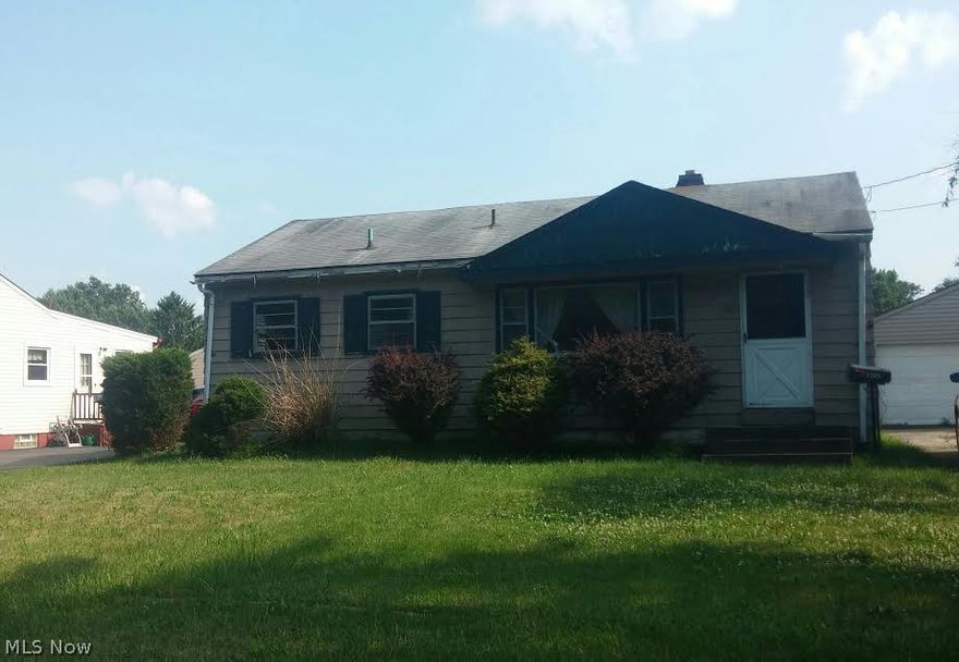 Breathe new life into this cozy 3 Bedroom Home! What an excellent real estate investment opportunity in Boardman Township at such an affordable price! Large living room with built-in shelves and hardwood floors underneath carpeting. Eat-In kitchen with hook up that allows for an electric or gas stove. Plus 3rd bedroom can be used as a dining room. Home is being sold in "AS-IS Condition. Bring Offers.