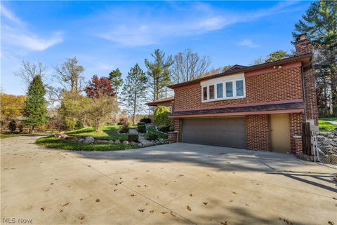 Tiny photo for 8633 Kinsman Road, Novelty, OH 44072 (MLS # 5257127)