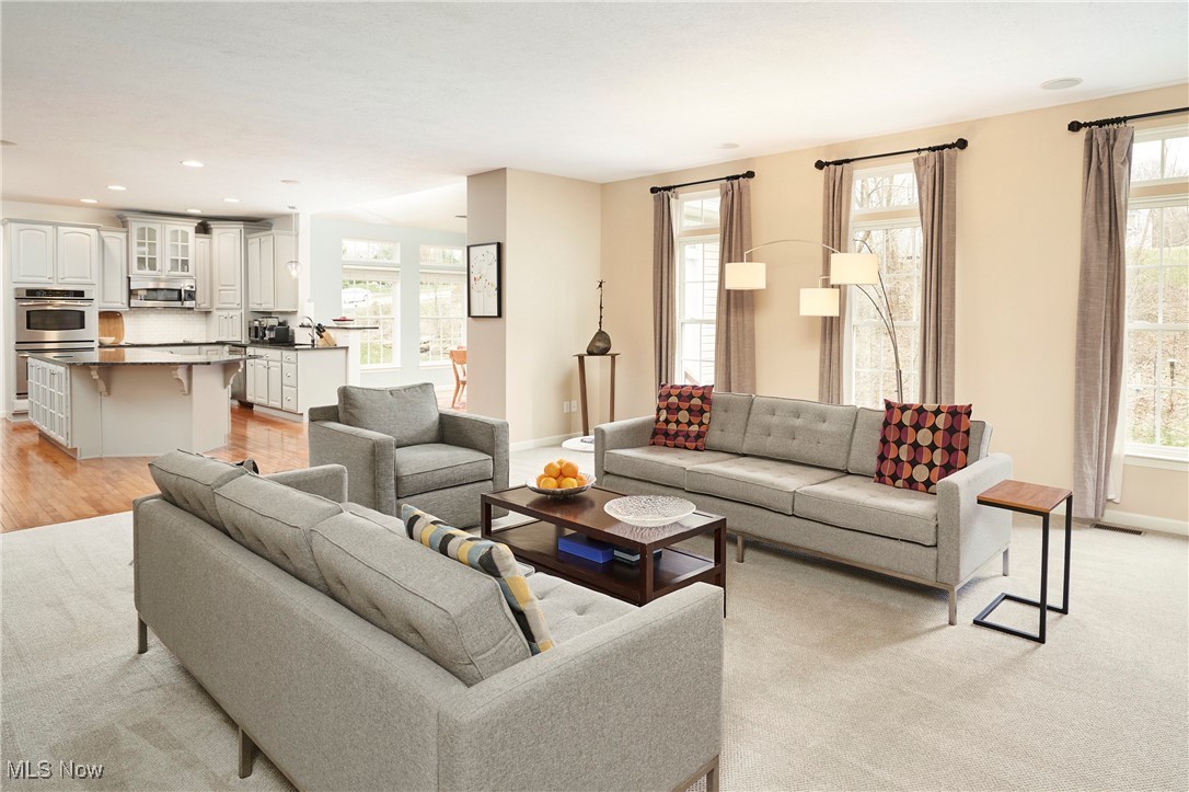 Copley, Ohio 44321, United States, 5 Bedrooms Bedrooms, ,4 BathroomsBathrooms,Residential,Contingent,102878