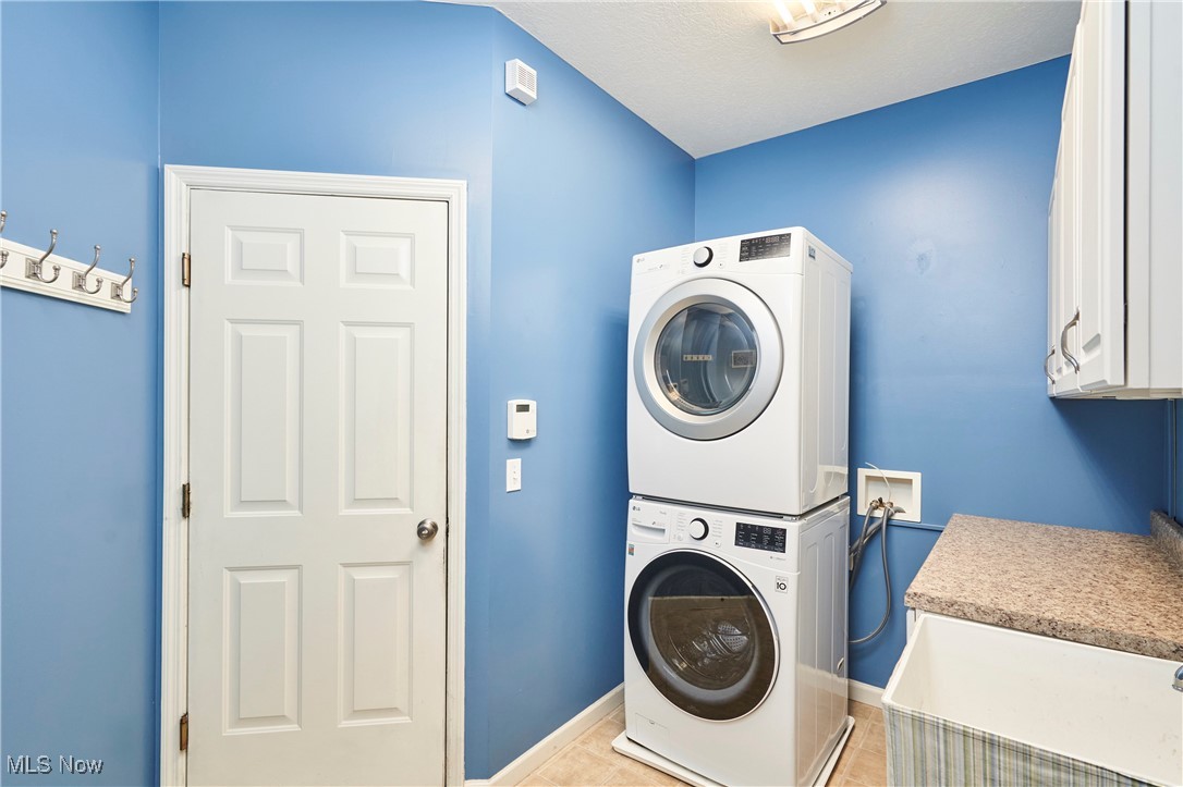 Copley, Ohio 44321, United States, 5 Bedrooms Bedrooms, ,4 BathroomsBathrooms,Residential,Contingent,102878