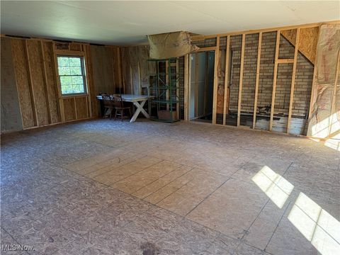 Tiny photo for 1939 Waterford Road, East Palestine, OH 44413 (MLS # 5156067)