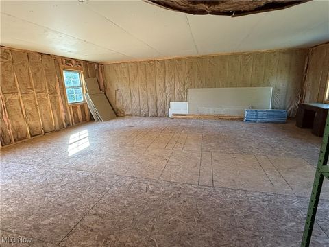 Tiny photo for 1939 Waterford Road, East Palestine, OH 44413 (MLS # 5156067)