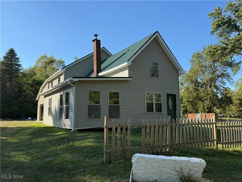 Tiny photo for 1939 Waterford Road, East Palestine, OH 44413 (MLS # 5156067)