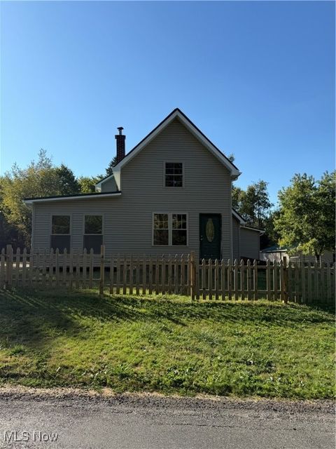 Tiny photo for 1939 Waterford Road, East Palestine, OH 44413 (MLS # 5156067)