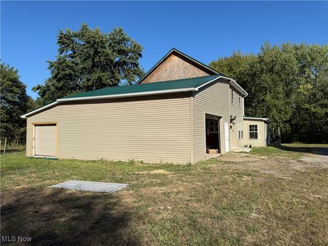 Tiny photo for 1939 Waterford Road, East Palestine, OH 44413 (MLS # 5156067)
