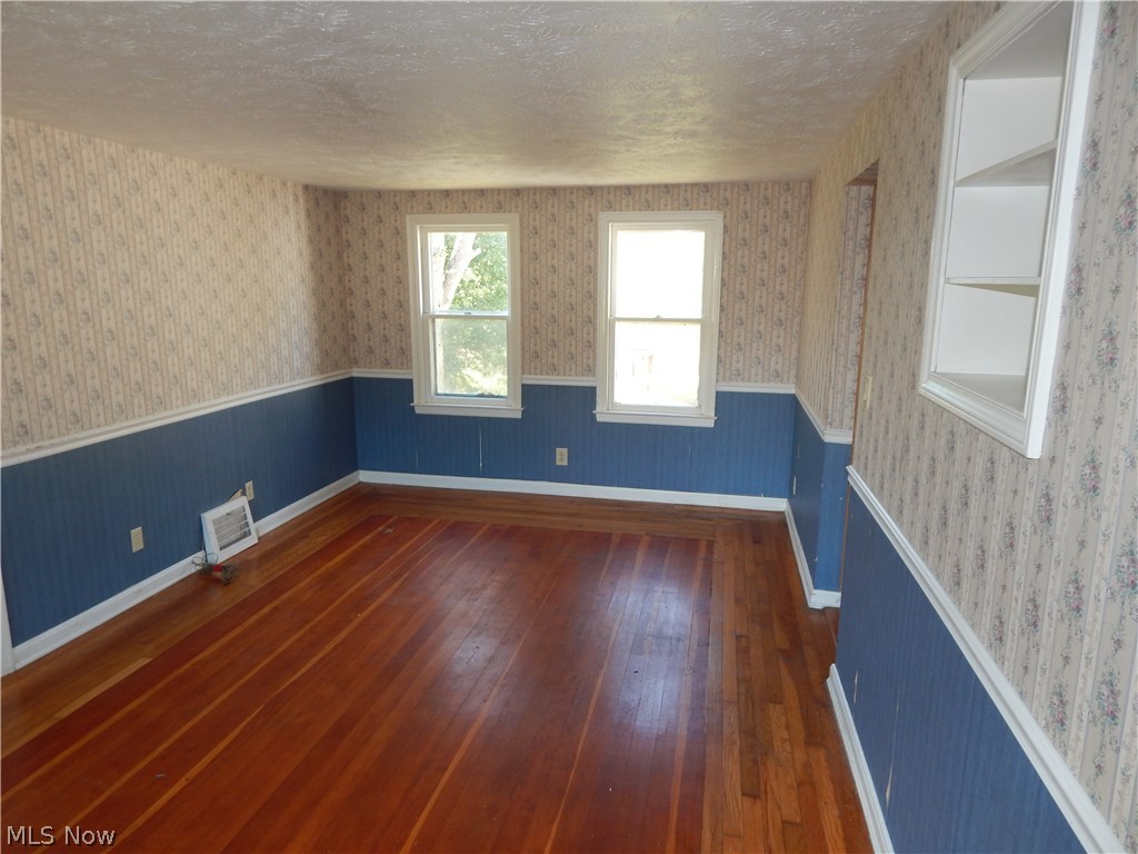 Elworthy-Helwick Cos City Acr - Residential