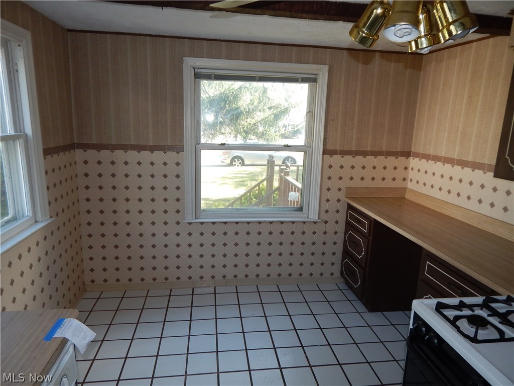 Elworthy-Helwick Cos City Acr - Residential