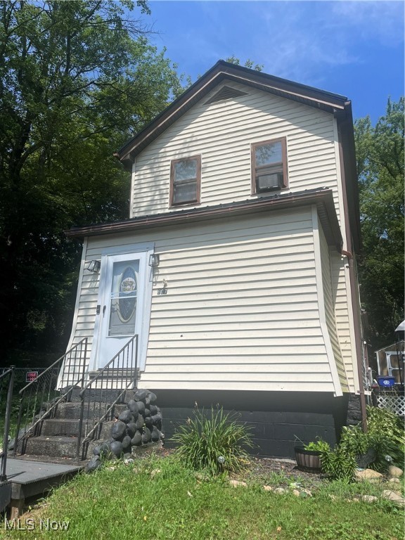 Welcome Home to 607 Northside Avenue! This 2 bedroom home sits in the Pleasant Heights area and is ready for you! This home has been updated with a newer metal roof and furnace to help you make a worry free purchase! This home features fenced in playing space for your children or furry friends and is located on a quiet back street! Don't miss the opportunity to purchase this home, call today and set up your appointment!