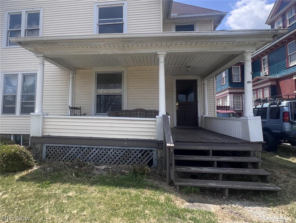 Photo of 611 West Avenue, Elyria, OH 44035 (MLS # 5223299)