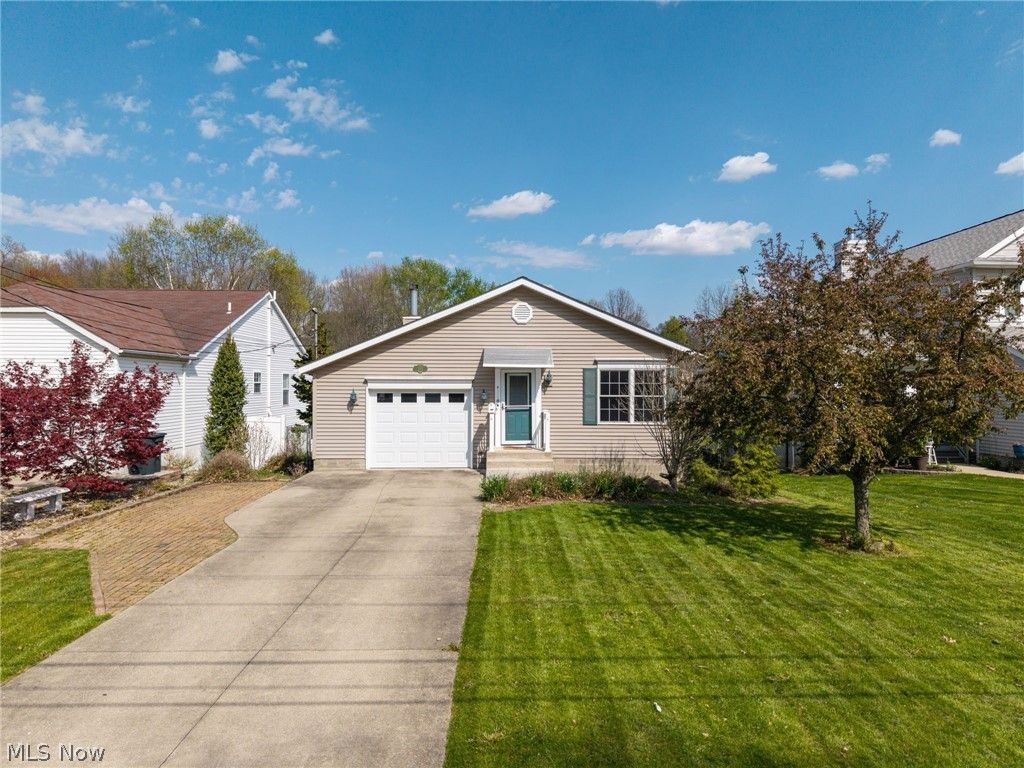 Photo of 249 Waverly Avenue, Wadsworth, OH 44281 (MLS # 5202302)