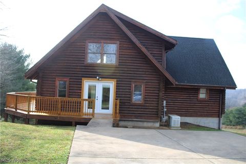 Homes For Sale - 170 Fred Smith Road<br/> New Matamoras, OH 45767