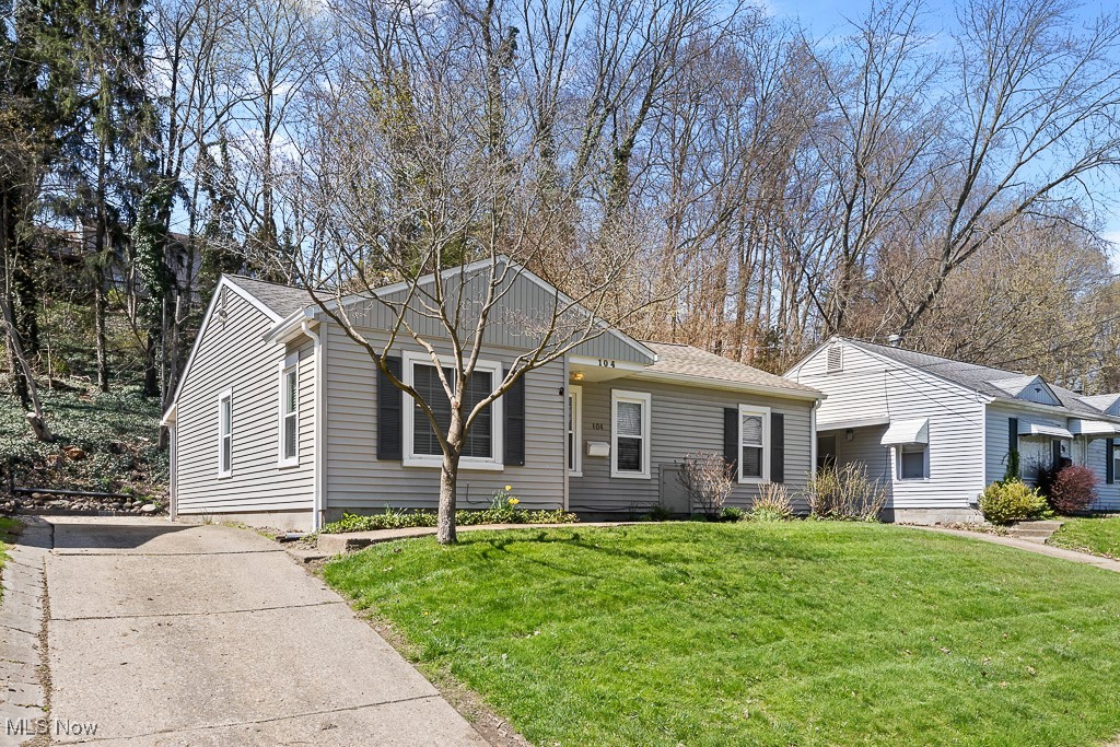 104 Robinwood Boulevard, Akron, Ohio image 4