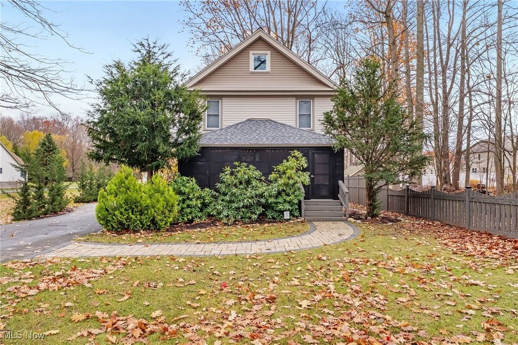 Photo of 6067 Collins Road, Mentor, OH 44060 (MLS # 5174798)