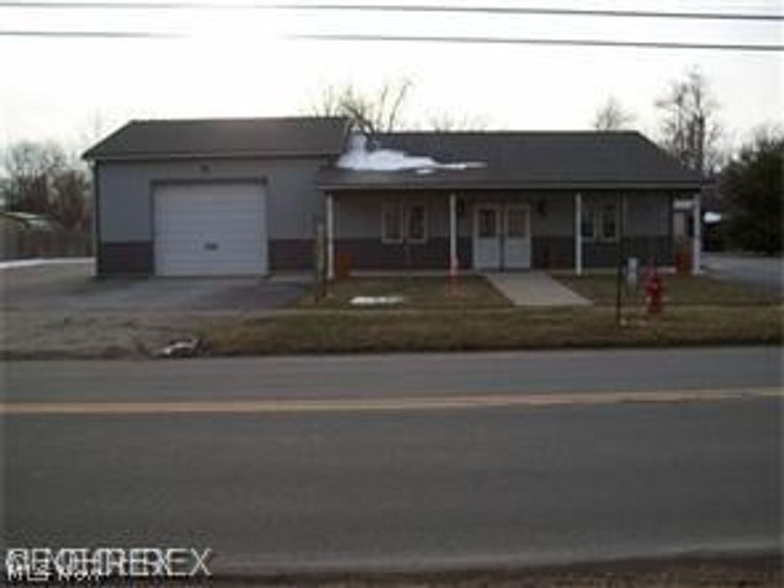 Very nice building built as a drive-thru and has been used as a car lot and other automotive uses. Lots of parking and located on a main road. The listing broker has business relationship with the seller.