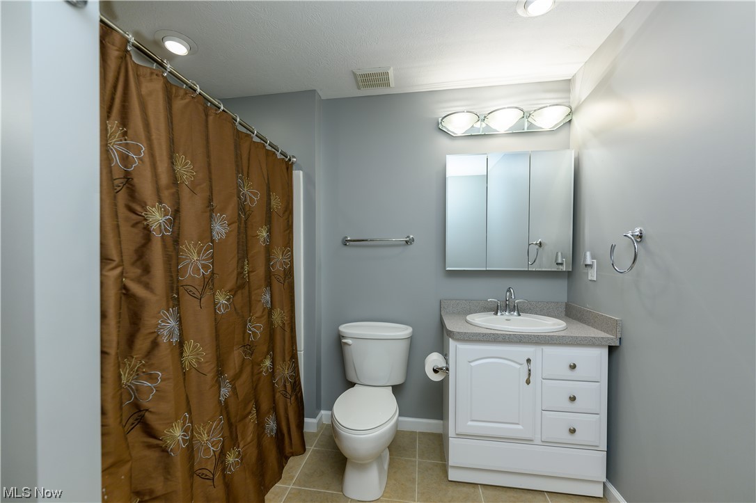 Vineyard Estates 02 - Residential Lease