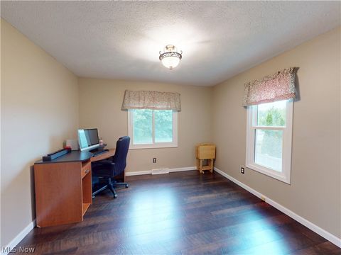 Tiny photo for 3904 Dunbar Street, Youngstown, OH 44515 (MLS # 5221893)
