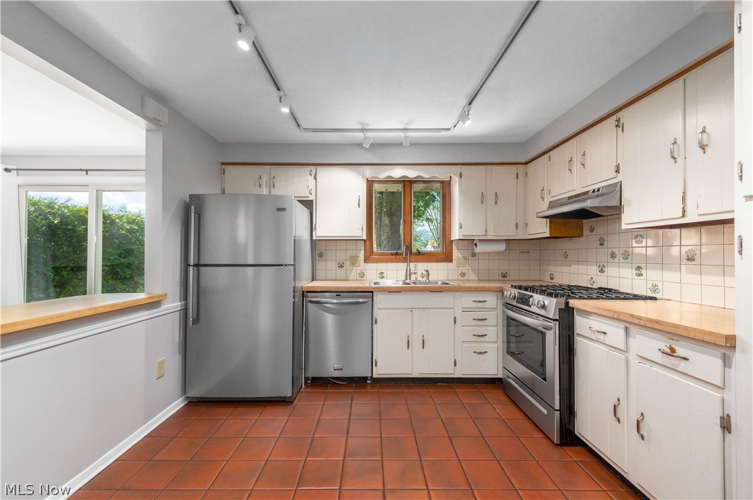 Wil-lou Acres - Residential